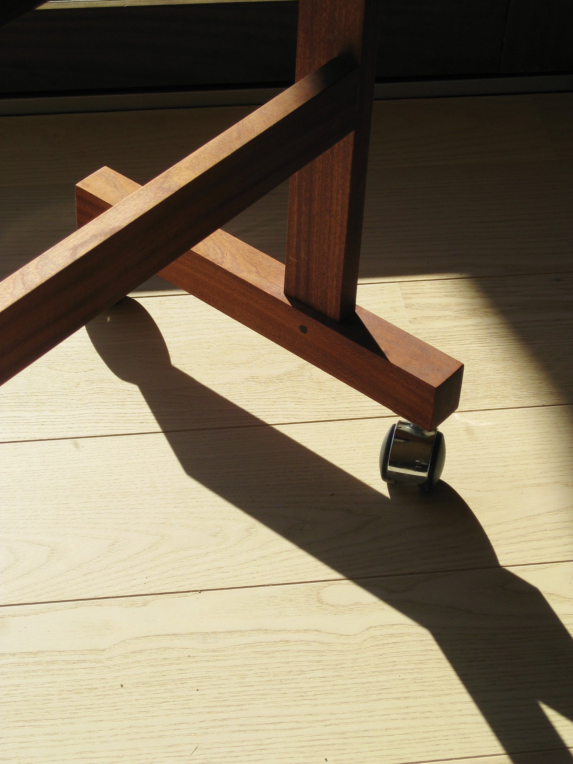 TRÆ TV STANDER
