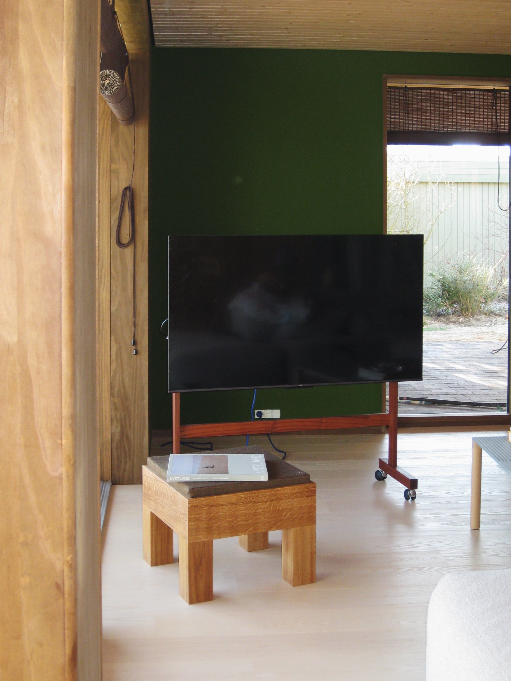 TV STANDER TRÆ EGETRÆ