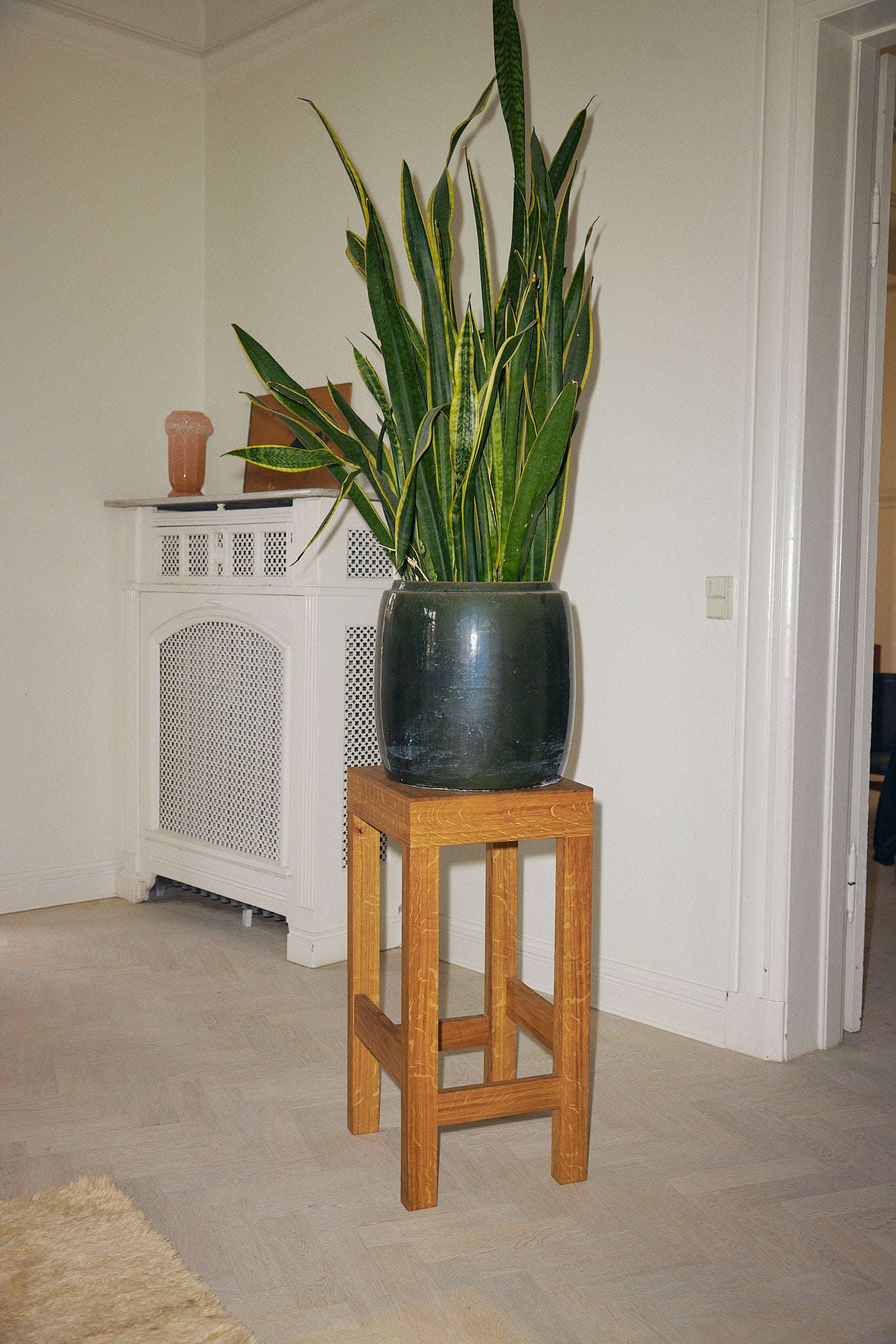 PM PEDESTAL