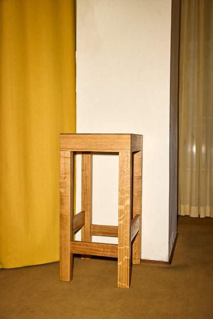 PM PEDESTAL